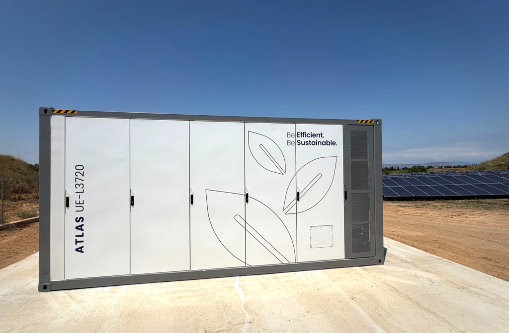 Hibridación de parque fotovoltaico con sistema BESS ZEUS UE-L5015 en Tarragona, España